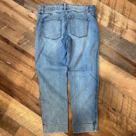 WHBM Capris - Picture 7 of 9